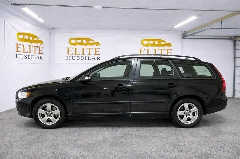 Svart Begagnad 2010 Volvo V50 Momentum Kombi | 24 900 kr (Bra pris) - Bild 1/4