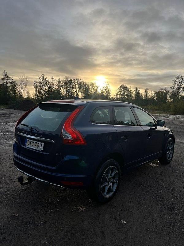 Begagnad Volvo XC60 Ocean Race 181 HK (133 kW) 2014 Blå SUV