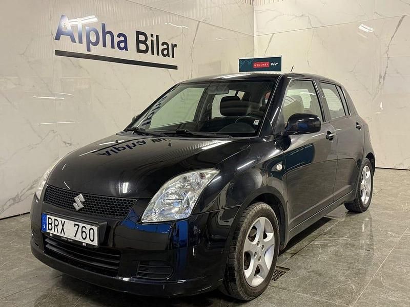 Svart Begagnad 2007 Suzuki Swift Halvkombi | 44 900 kr (Marknadspris) - Bild 1/4