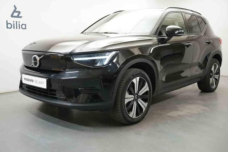 Svart Begagnad 2023 Volvo XC40 Single Motor SUV | 324 900 kr - Bild 1/1