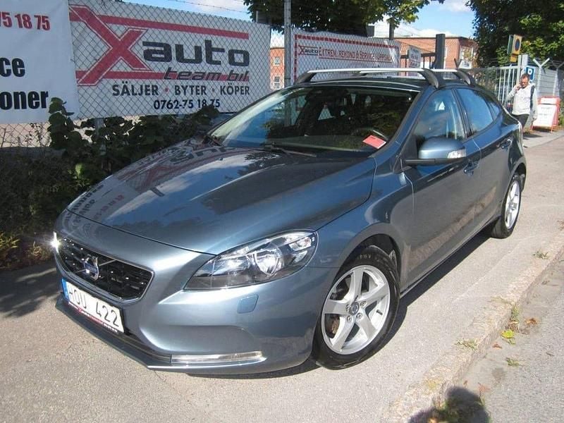 Begagnad Volvo V40 Kinetic 116 HK (85 kW) 2013 Blå Kombi