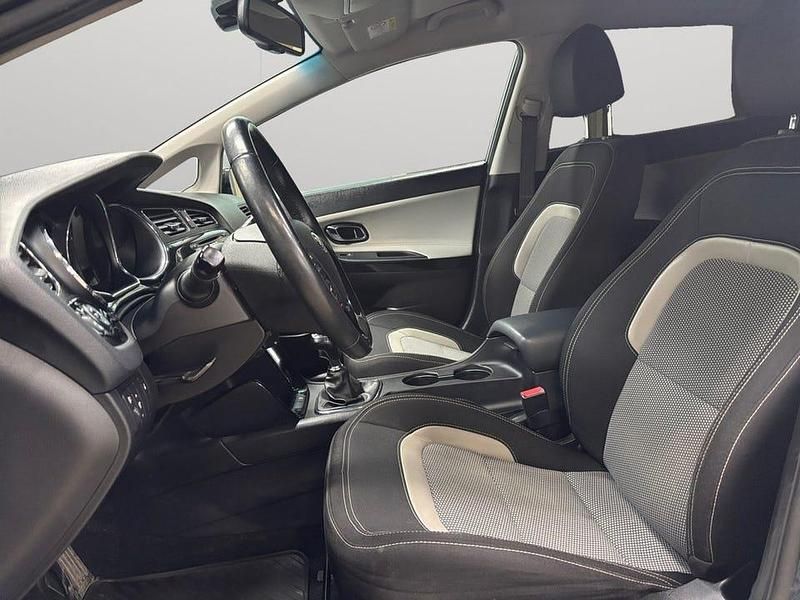 Begagnad Kia Ceed Sportswagon Comfort 128 HK (94 kW) 2015 Svart Kombi