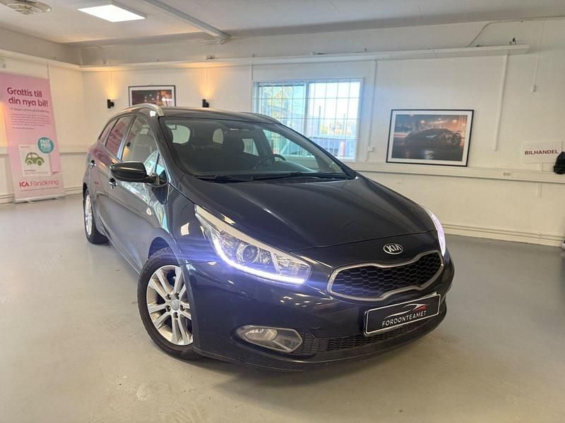 Svart Begagnad 2013 Kia Ceed Sportswagon EX Kombi | 67 900 kr (Dyr) - Bild 1/4
