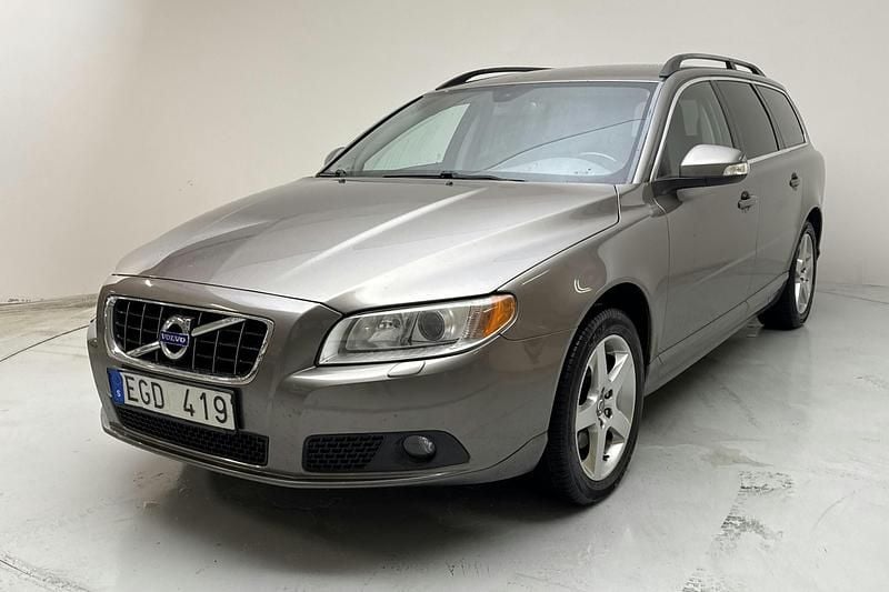 Grå Begagnad 2010 Volvo V70 Momentum Kombi | 76 000 kr (Bra pris) - Bild 1/4