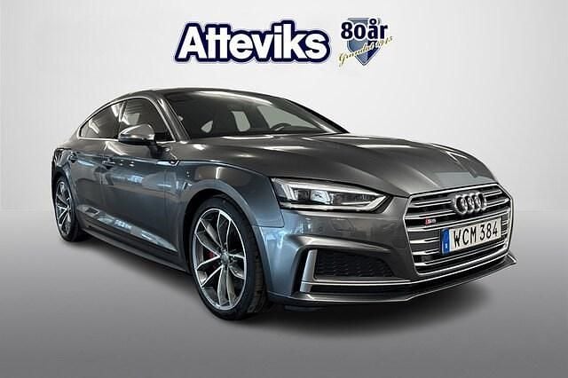 Grå Begagnad 2018 Audi S5 Sportback Comfort Halvkombi | 429 900 kr (Marknadspris) - Bild 1/4