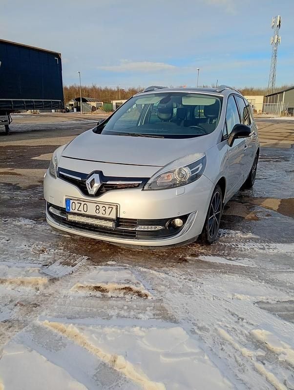 Begagnad Renault Grand Scénic III Bose Edition 110 HK (80 kW) 2014 Minibuss