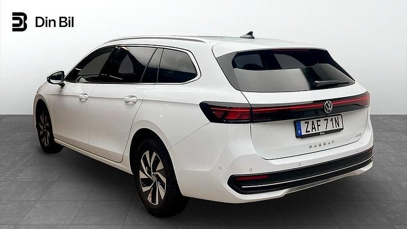 Begagnad VW Passat Business 150 HK (110 kW) 2024 Pure white Kombi