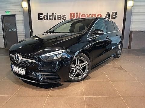 Svart Begagnad 2019 Mercedes 200 AMG Halvkombi | 249 900 kr (Marknadspris) - Bild 1/4