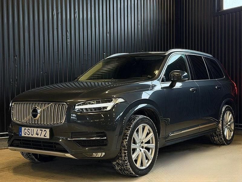 Grå Begagnad 2015 Volvo XC90 Inscription SUV | 349 900 kr (Marknadspris) - Bild 1/4