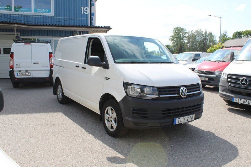 Vit Begagnad 2016 VW T6 Van | 108 000 kr (Bra pris) - Bild 1/4