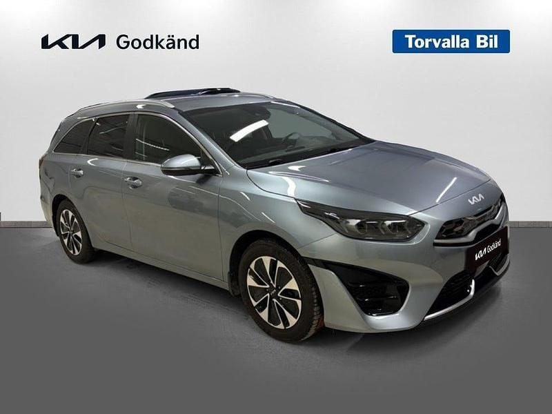 Begagnad Kia Ceed Advance 141 HK (103 kW) 2022 Silver Halvkombi