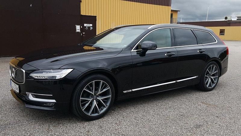 Svart Begagnad 2019 Volvo V90 Inscription Kombi | 299 900 kr (Lite dyr) - Bild 1/4