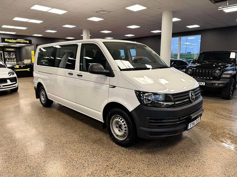 Vit Begagnad 2017 VW Caravelle Trendline Minibuss | 269 900 kr (Marknadspris) - Bild 1/4