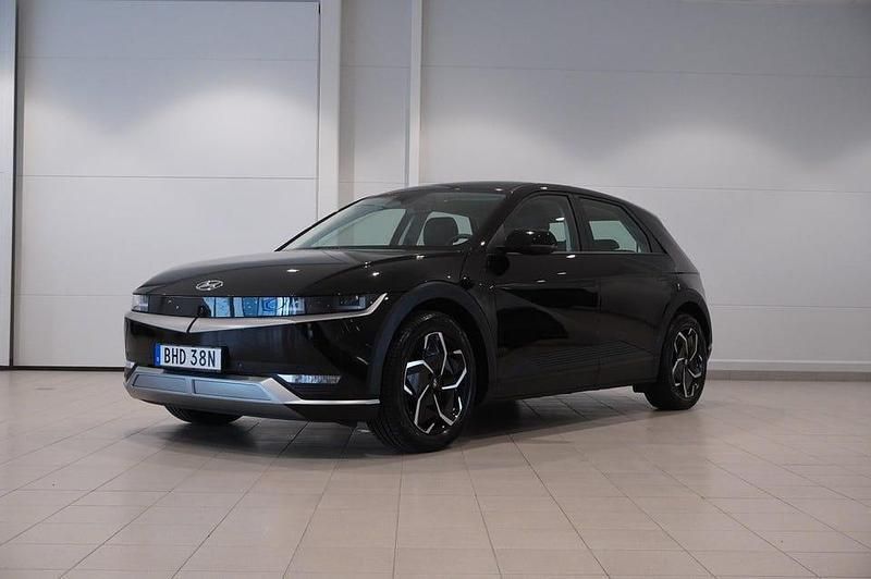 Svart Begagnad 2023 Hyundai Ioniq 5 SUV | 439 800 kr (Lite dyr) - Bild 1/4