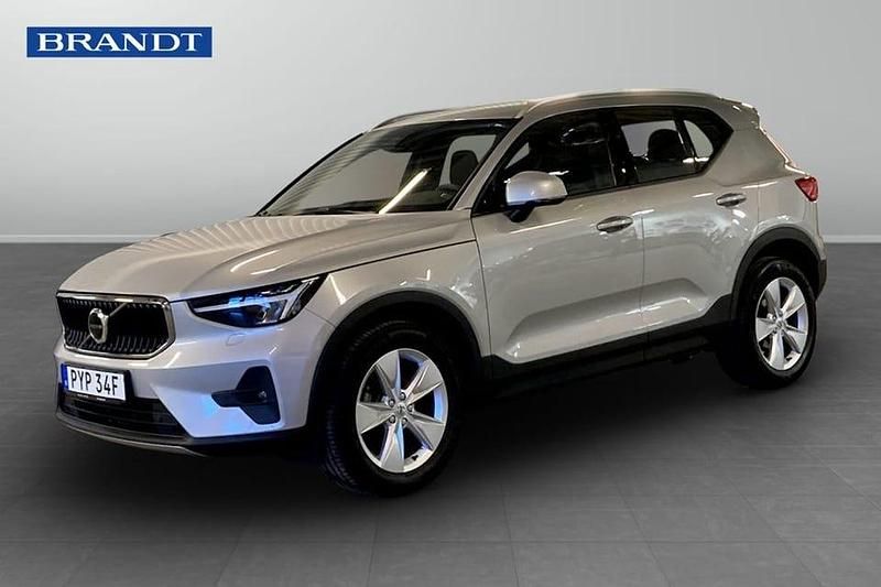 Silver Begagnad 2023 Volvo XC40 Core SUV | 279 900 kr (Bra pris) - Bild 1/4
