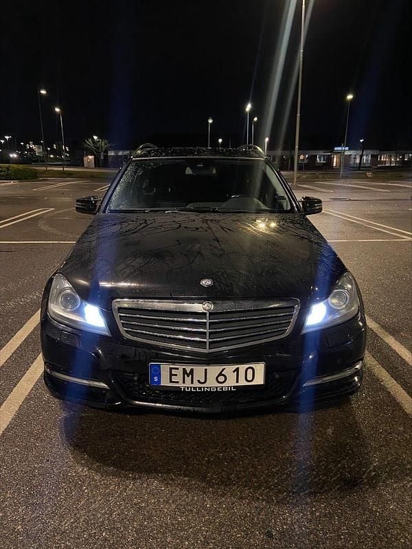 Solid svart Begagnad 2012 Mercedes C220 Kombi | 95 000 kr (Marknadspris) - Bild 1/4