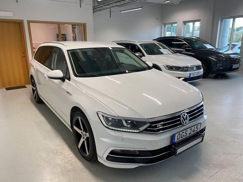 Begagnad VW Passat R-line 191 HK (140 kW) 2016 Vit Kombi