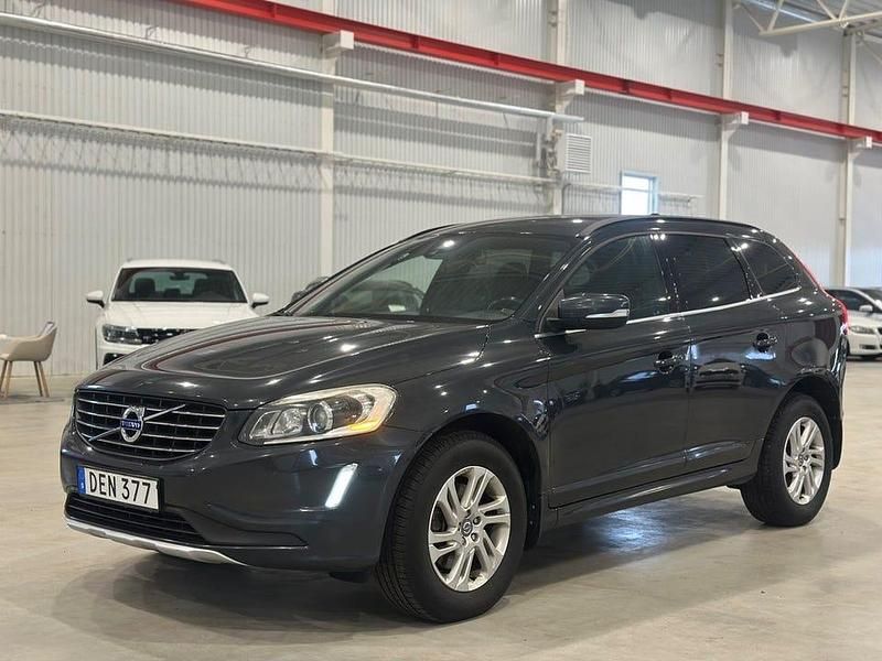 Begagnad Volvo XC60 Momentum 181 HK (133 kW) 2014 Grå SUV