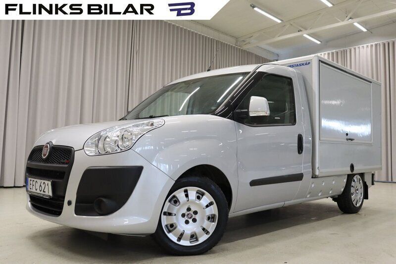 Grå Begagnad 2016 Fiat Doblò Minibuss | 119 900 kr - Bild 1/4