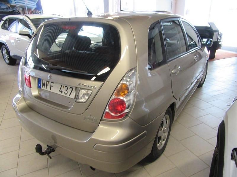 Begagnad Suzuki Liana 106 HK (77 kW) 2004 Brun Sedan