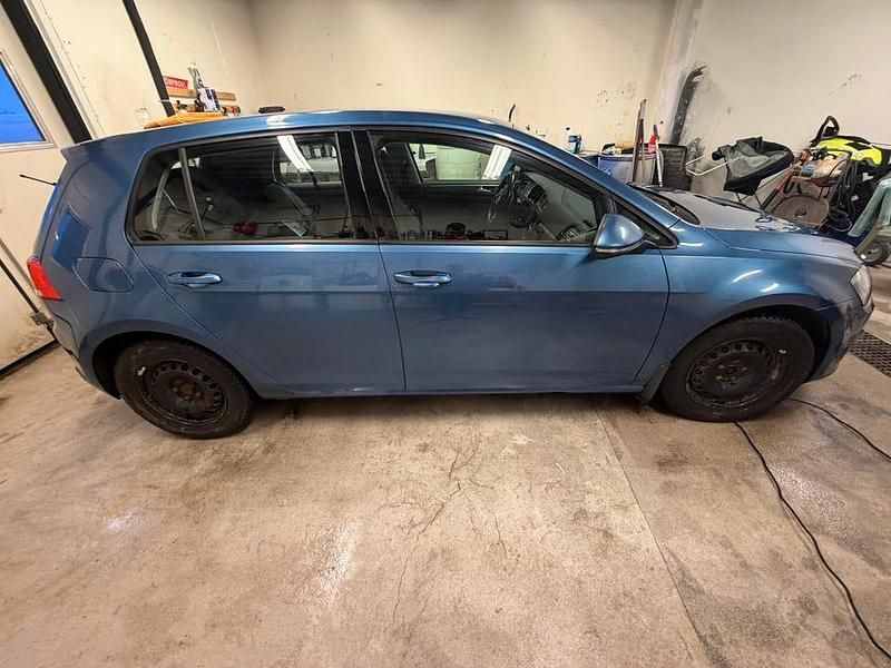 Begagnad VW Golf VII 122 HK (89 kW) 2014 Blå