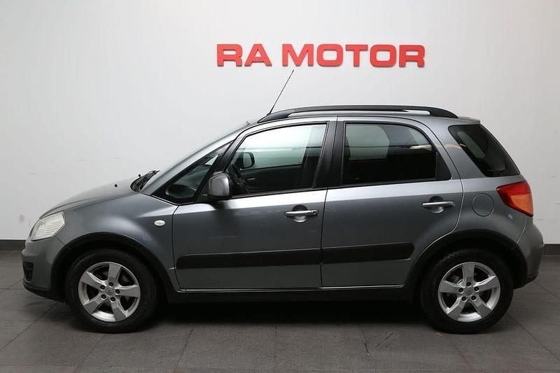 Begagnad Suzuki SX4 120 HK (88 kW) 2011 Grå Halvkombi