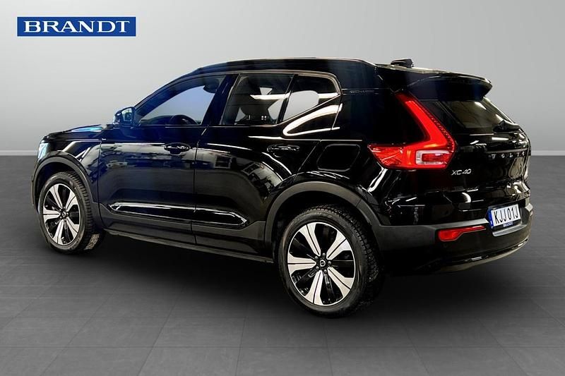 Begagnad Volvo XC40 Single Motor 175 kW (238 HK) 2023 Svart SUV