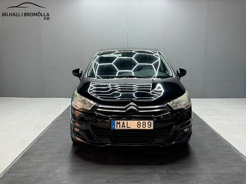 Begagnad Citroën C4 112 HK (82 kW) 2011 Svart Halvkombi