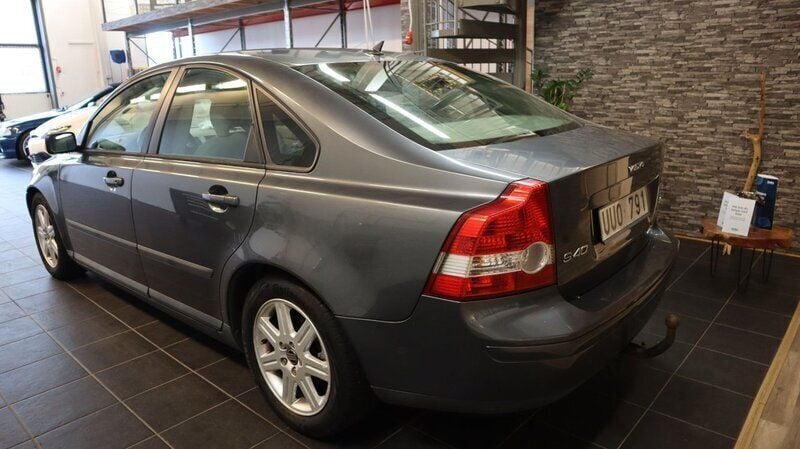 Begagnad Volvo S40 141 HK (103 kW) 2004 Grå Sedan