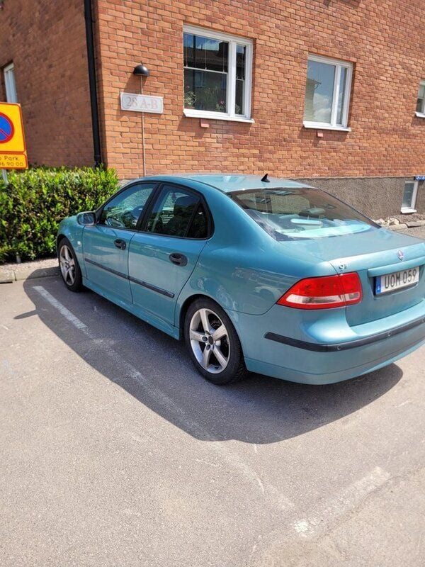 Blå Begagnad 2004 Saab 9-3 Sedan | 17 900 kr (Marknadspris) - Bild 1/4