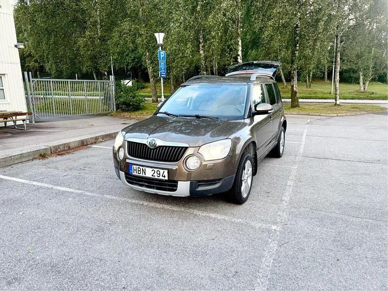 Brun Begagnad 2012 Skoda Yeti Experience SUV | 69 799 kr (Superpris) - Bild 1/4