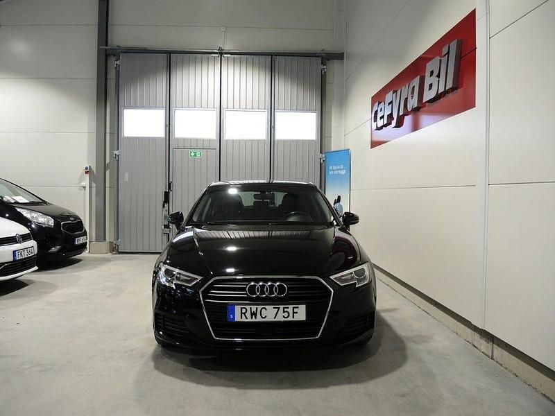 Begagnad Audi A3 Proline 150 HK (110 kW) 2020 Svart Sedan