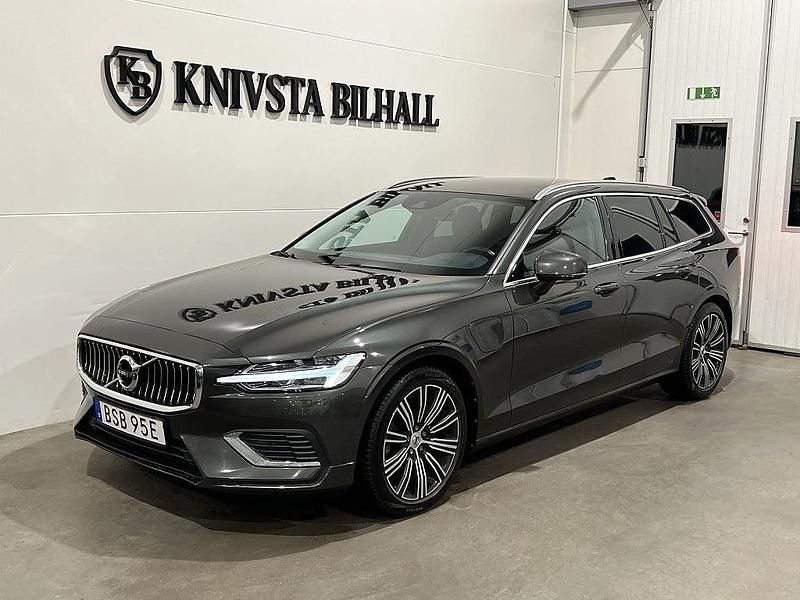 Mörkgrå Begagnad 2020 Volvo V60 Inscription Kombi | 274 700 kr (Superpris) - Bild 1/4