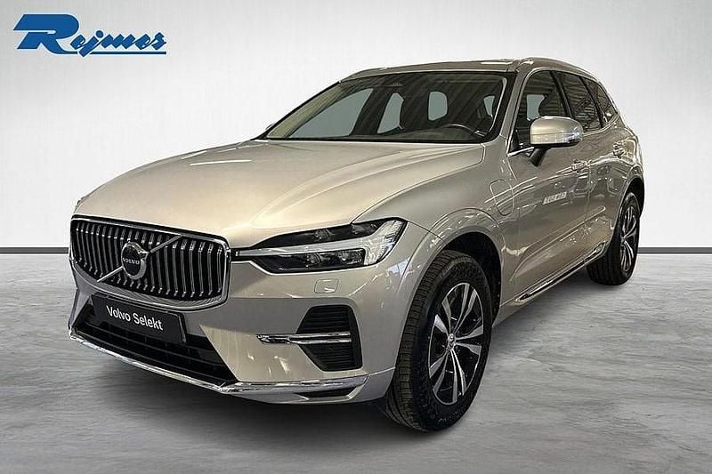 Silver Begagnad 2022 Volvo XC60 Core SUV | 399 900 kr (Superpris) - Bild 1/4