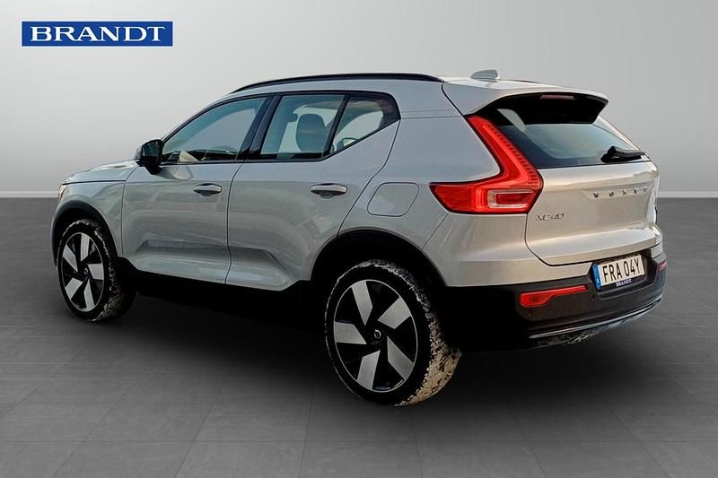 Begagnad Volvo XC40 Single Motor 175 kW (238 HK) 2023 Silver SUV