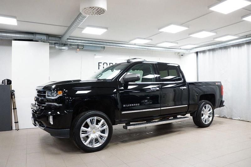 Svart Begagnad 2016 Chevrolet Silverado LTZ Van | 429 900 kr - Bild 1/4