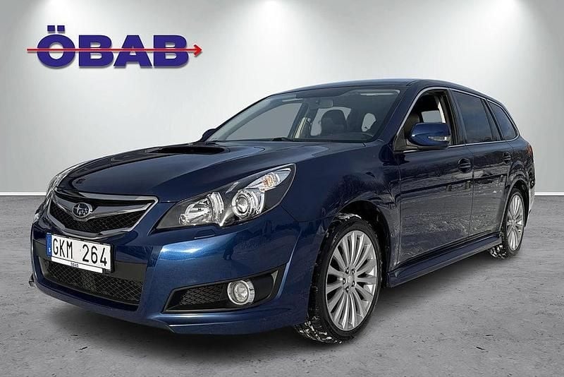 Blå Begagnad 2010 Subaru Legacy Sport Kombi | 68 900 kr (Dyr) - Bild 1/4