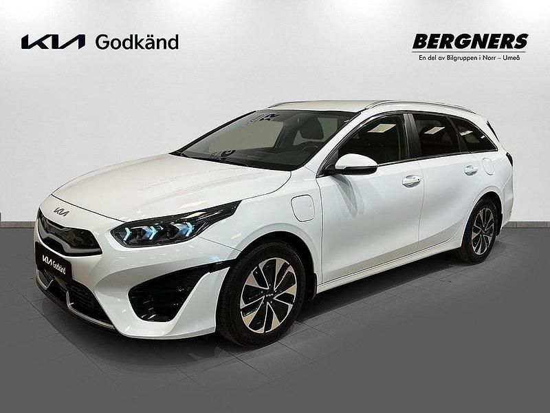 Vit Begagnad 2021 Kia Ceed Sportswagon Advance Kombi | 259 900 kr (Lite dyr) - Bild 1/4