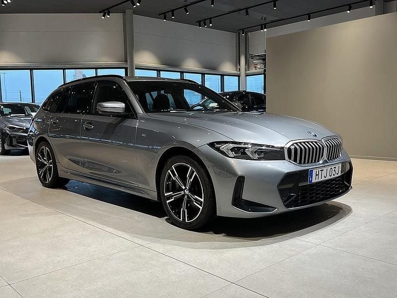 Begagnad BMW 330e M Sport 184 HK (135 kW) 2024 Grå Kombi
