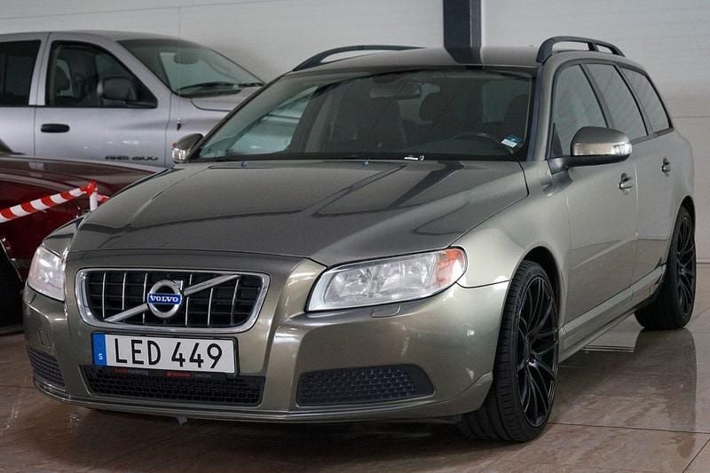 Grön Begagnad 2010 Volvo V70 Kombi | 49 500 kr (Marknadspris) - Bild 1/4