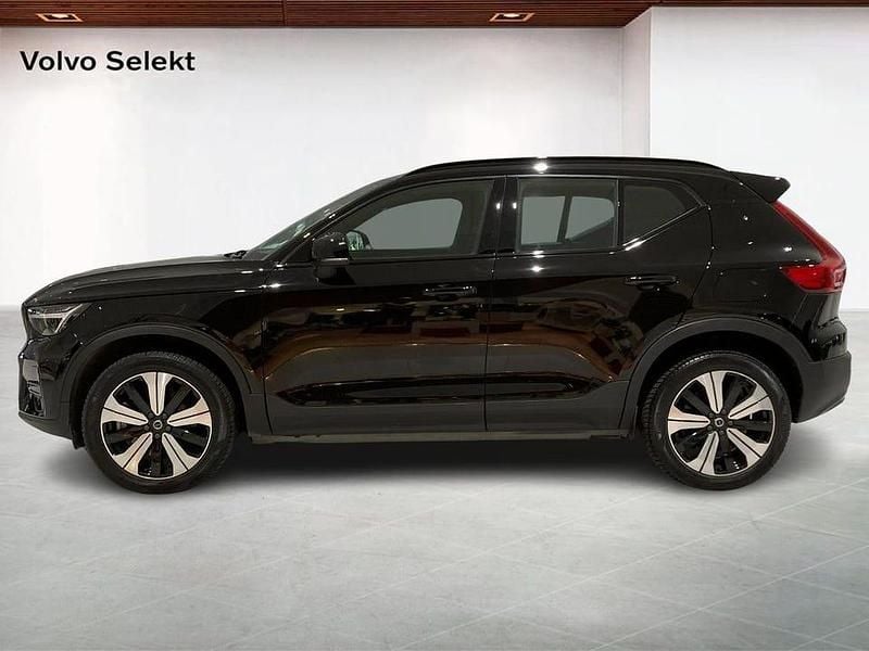 Begagnad Volvo XC40 Core 175 kW (238 HK) 2023 Svart SUV