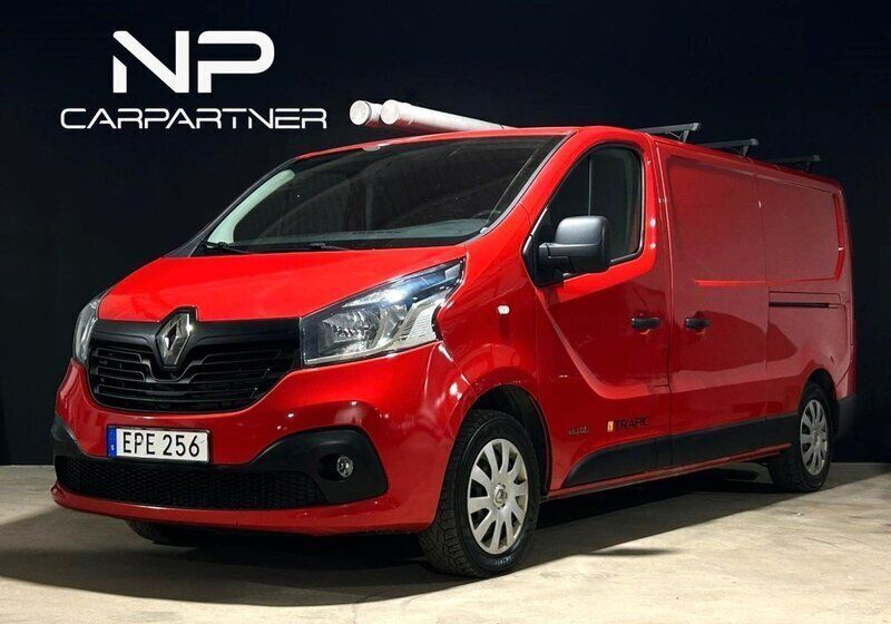 Röd Begagnad 2015 Renault Trafic Van | 98 900 kr (Marknadspris) - Bild 1/4