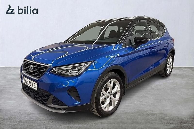 Blå Begagnad 2022 Seat Arona FR SUV | 199 000 kr (Marknadspris) - Bild 1/4