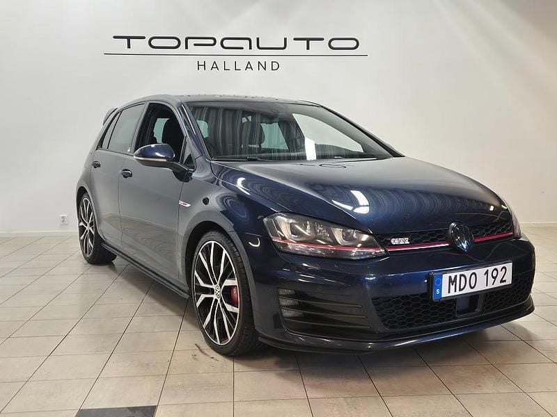 Blå Begagnad 2013 VW Golf VII GTI Halvkombi | 149 900 kr (Marknadspris) - Bild 1/4