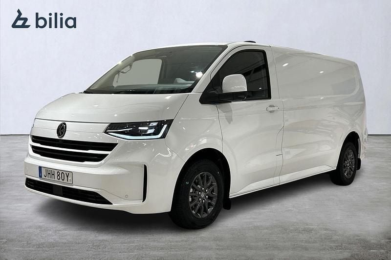 Vit Ny 2025 VW Transporter Van | 719 250 kr (Marknadspris) - Bild 1/4