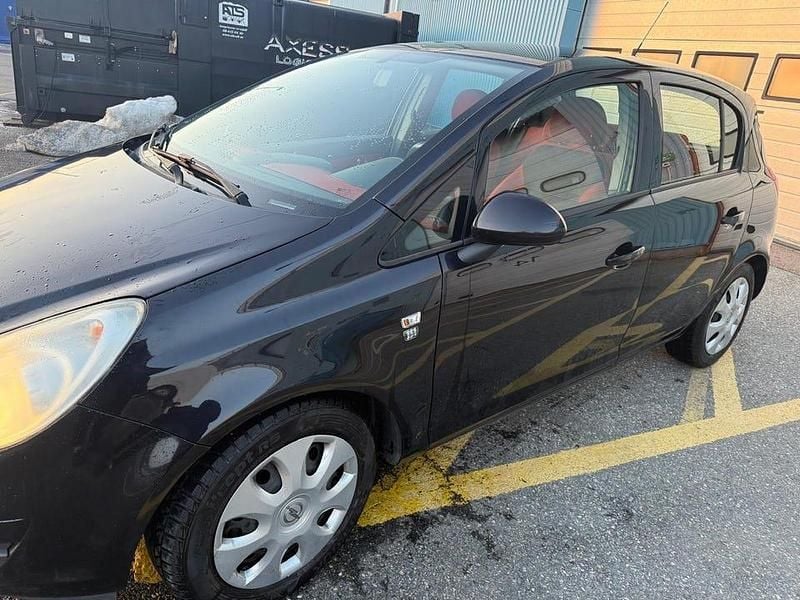 Begagnad Opel Corsa 80 HK (58 kW) 2010 Halvkombi