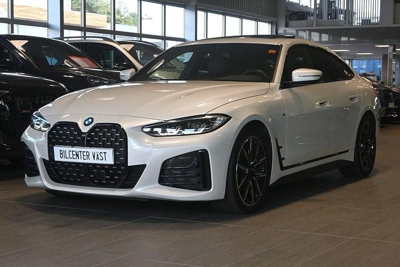 Vit Begagnad 2022 BMW 430 Gran Coupé M Sport Sportkupé | 439 000 kr - Bild 1/4