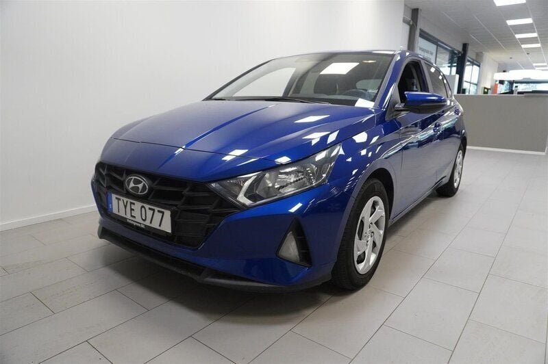 Blå Begagnad 2022 Hyundai i20 Essential Halvkombi | 148 800 kr (Marknadspris) - Bild 1/4