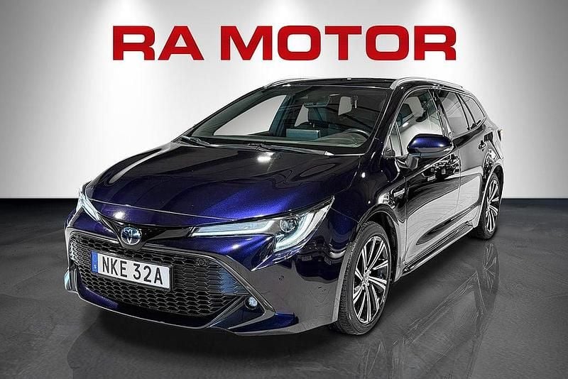 Blå Begagnad 2020 Toyota Corolla Style Kombi | 234 900 kr (Marknadspris) - Bild 1/3