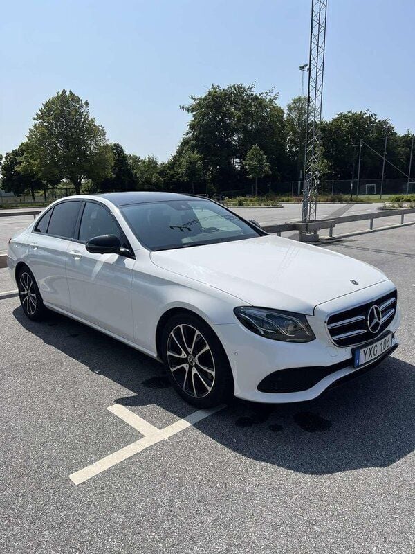 Vit Begagnad 2018 Mercedes E220 Sedan | 280 000 kr (Bra pris) - Bild 1/4